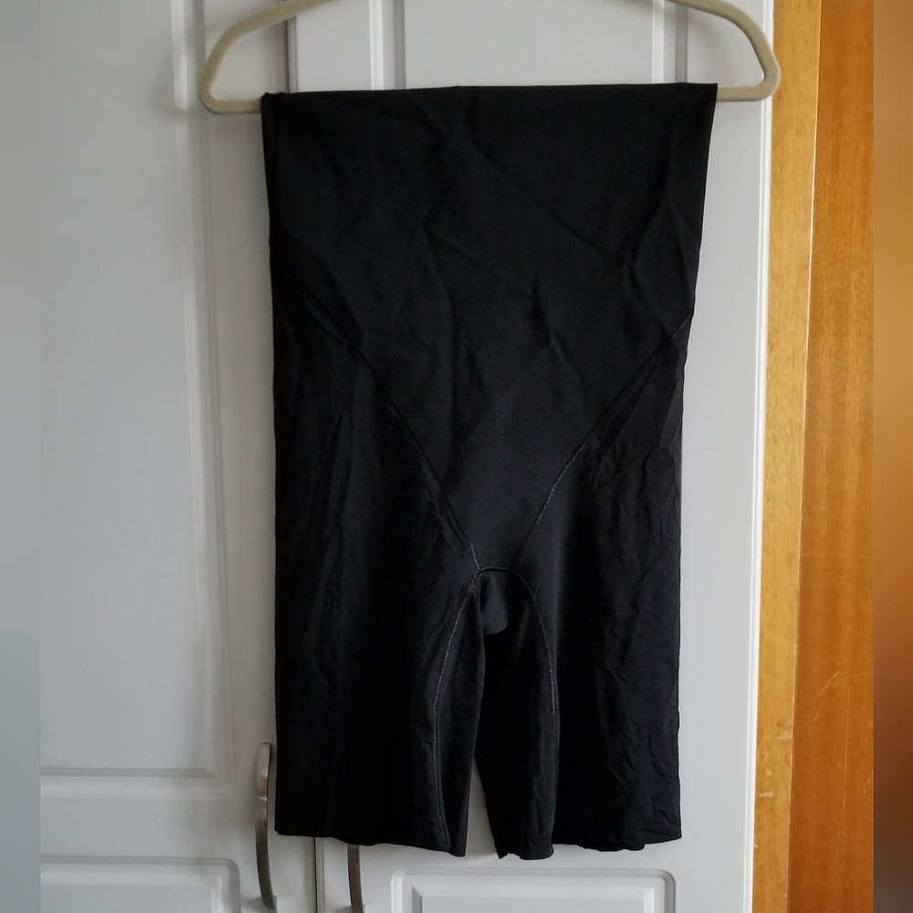 ๐ป๐๐ซDenver Haye's longer shapewear for hips and thighs - Picture 3 of 5